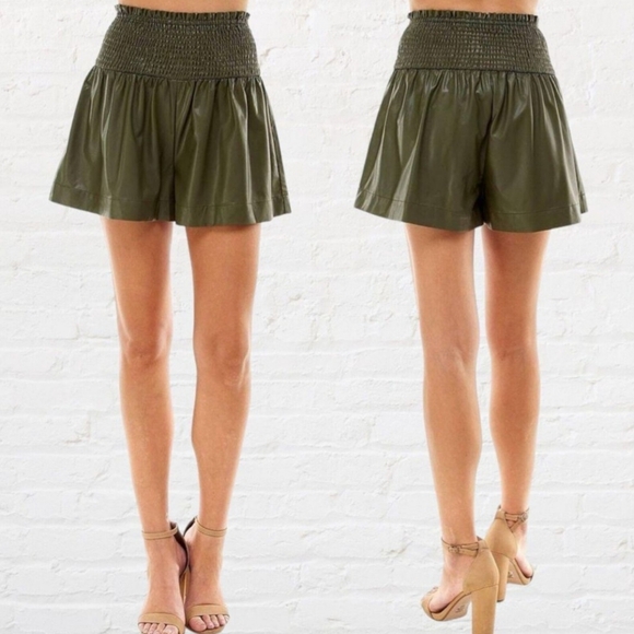 TCEC Vegan Leather Shorts | Olive Green Smocked Waist | High Rise | Size M NWT - Picture 1 of 6